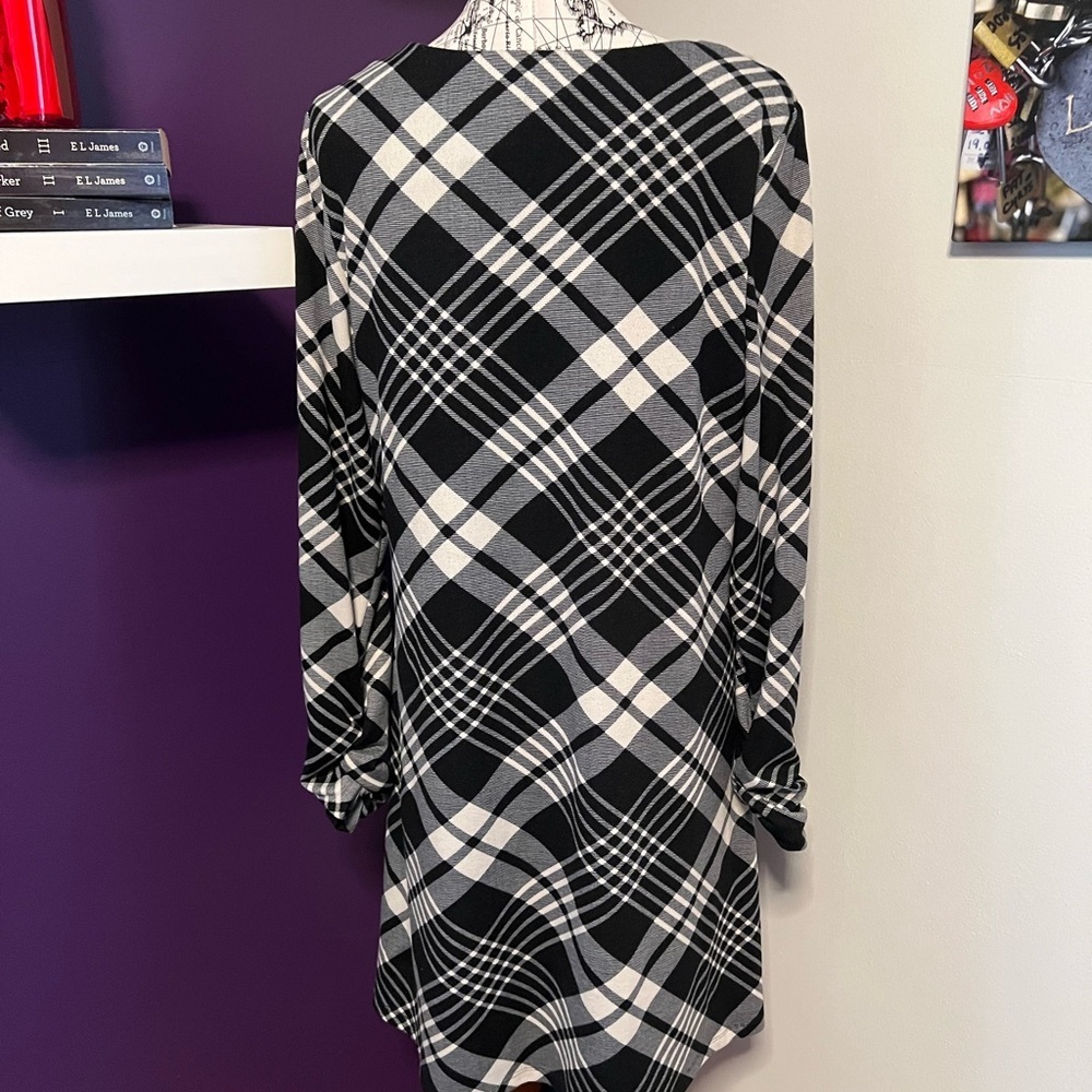 7 for $30 R&K Plaid Plus Size Long Sleeve Dress - Picture 6 of 10